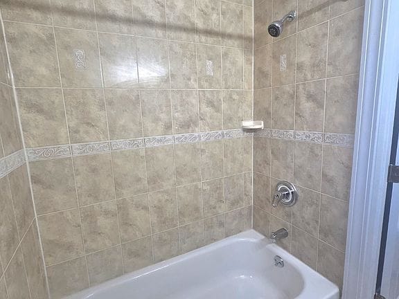 2-bedroom apartment in Bayside 8