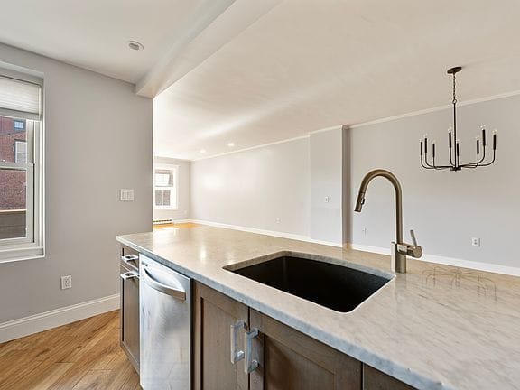 2-bedroom apartment in South End 7
