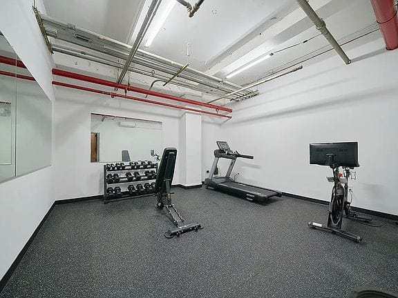 2-bedroom apartment in Midtown East 7