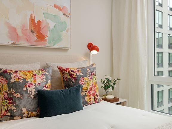 2-bedroom apartment in Inwood 2
