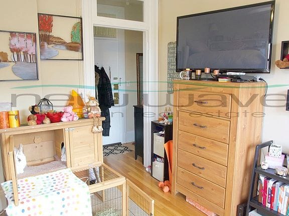 Studio apartment in Kenmore 5