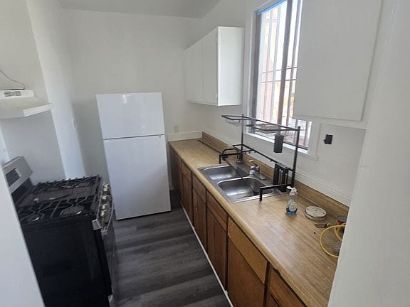 1-bedroom apartment in Vermont-Slauson 6