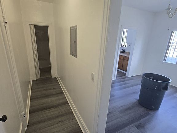 1-bedroom apartment in Vermont-Slauson 7