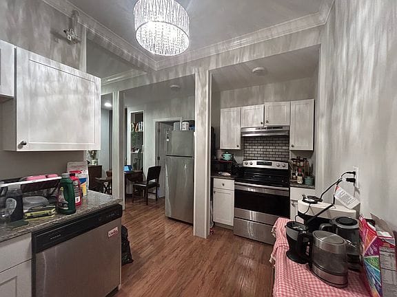 4-bedroom apartment in Allston 1