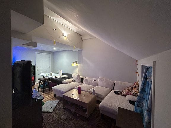 4-bedroom apartment in Allston 9