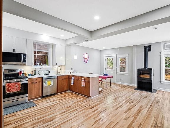 5-bedroom apartment in Columbia Heights 1