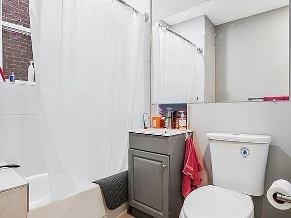 5-bedroom apartment in Columbia Heights 8