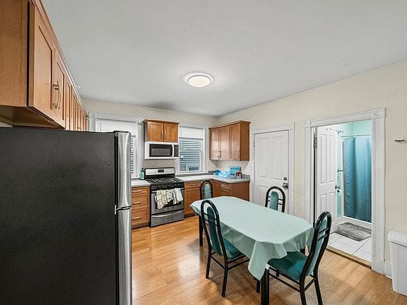 4-bedroom apartment in Mission Hill 2