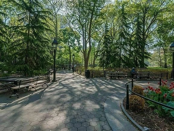 Studio apartment in Greenwich Village 6