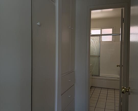 1-bedroom apartment in Arlington Heights 6