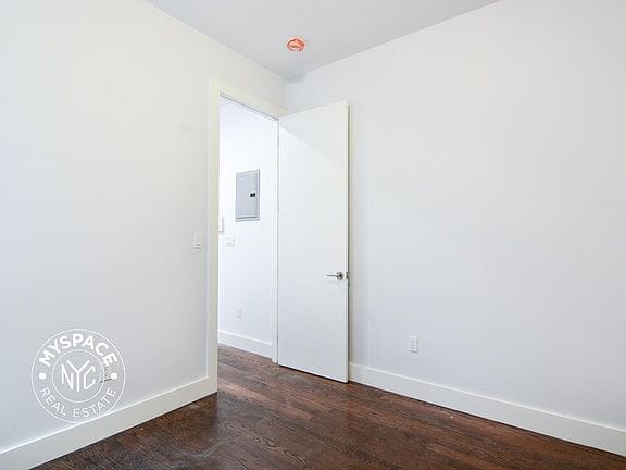 2-bedroom apartment in Flatbush 6