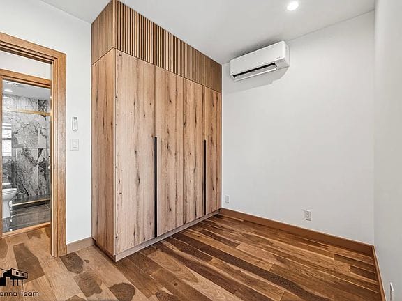 3-bedroom apartment in Williamsburg 7