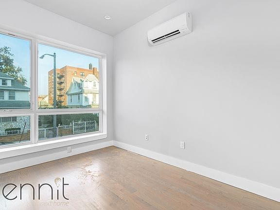 3-bedroom apartment in East Flatbush 6