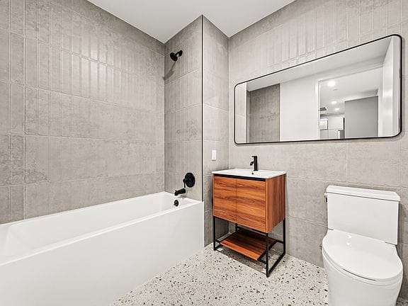 2-bedroom apartment in Jamaica 6