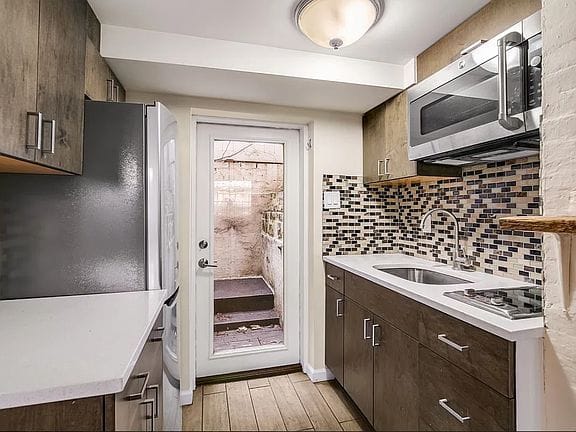Studio apartment in West Village 2