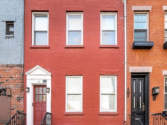 Studio apartment in West Village 6