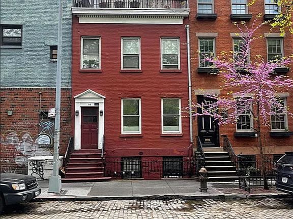 Studio apartment in West Village 9