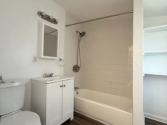 3-bedroom apartment in Hyde Park 6