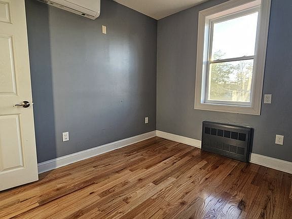 4-bedroom apartment in Canarsie 4