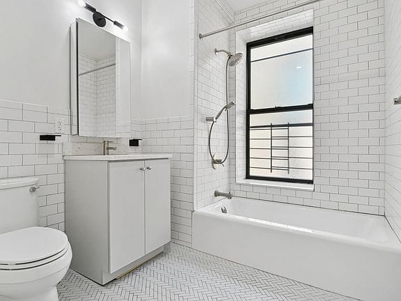 1-bedroom apartment in Upper West Side 3