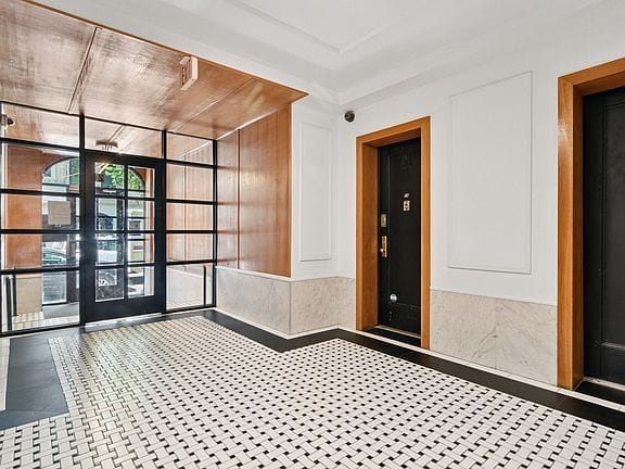 1-bedroom apartment in Upper West Side 4