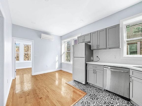3-bedroom apartment in Crown Heights 2