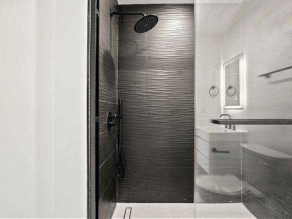 2-bedroom apartment in Grays Ferry 12