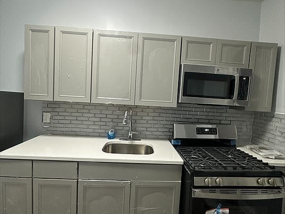 3-bedroom apartment in Bedford-Stuyvesant 4