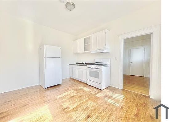 1-bedroom apartment in Adams-Normandie 1
