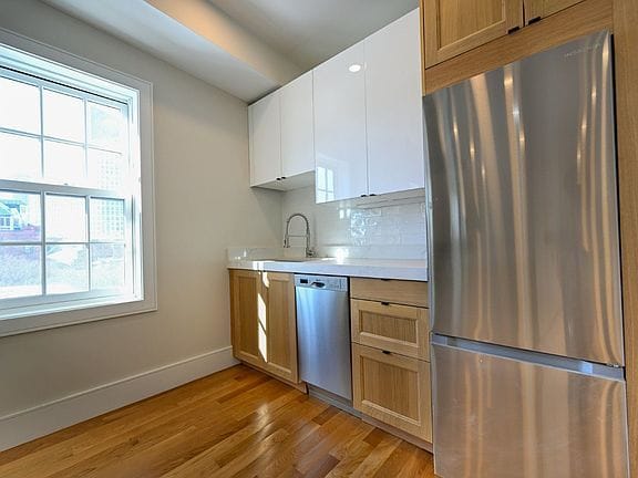 3-bedroom apartment in Bay Village 8