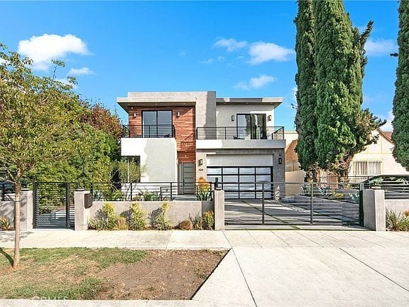5-bedroom apartment in Beverly Grove 1