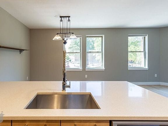 2-bedroom apartment in Columbia Heights 10