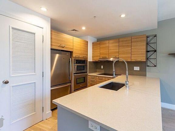 2-bedroom apartment in Columbia Heights 11
