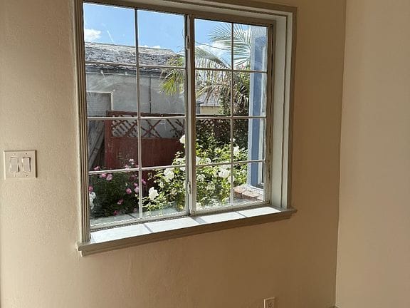 1-bedroom apartment in Sherman Oaks 8