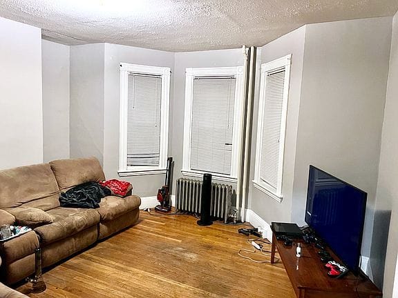3-bedroom apartment in Mission Hill 1