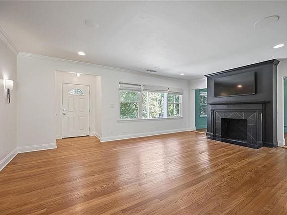 4-bedroom apartment in Beecher Hills 2