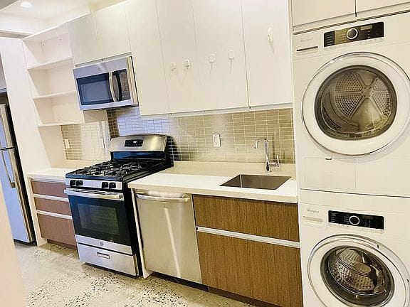 1-bedroom apartment in Washington Heights 3