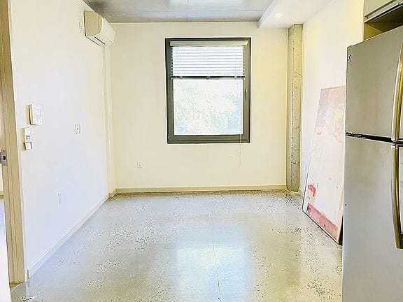 1-bedroom apartment in Washington Heights 4