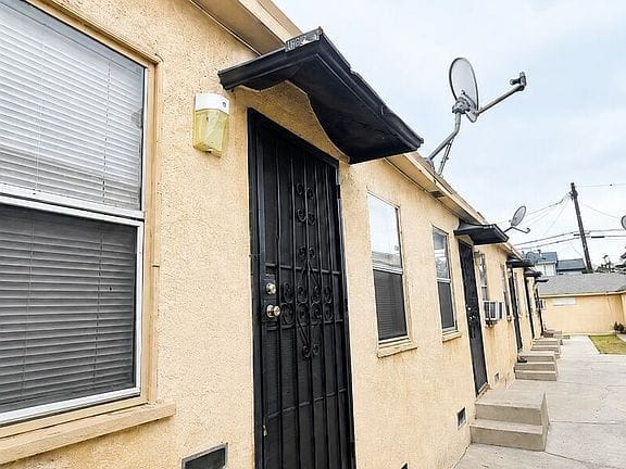 Studio apartment in Vermont Vista 1
