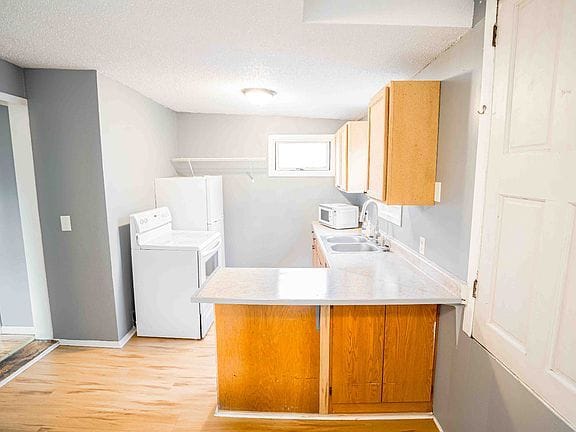 1-bedroom apartment in Payne-Phalen 5