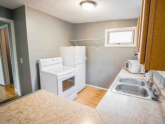 1-bedroom apartment in Payne-Phalen 8