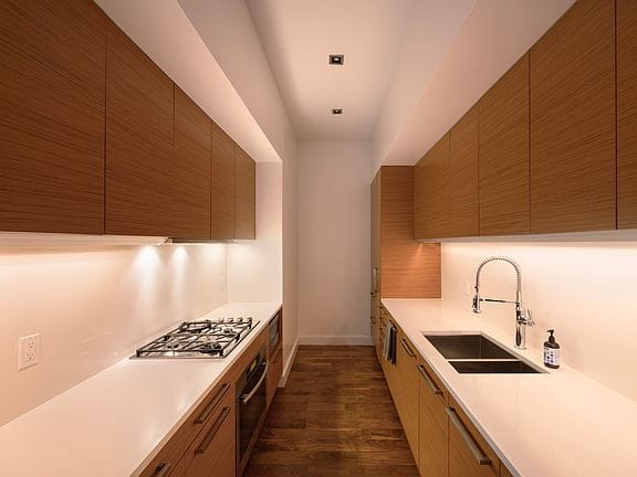 1-bedroom apartment in Chelsea 3