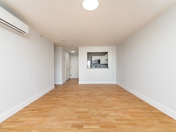 1-bedroom apartment in South Boston 4