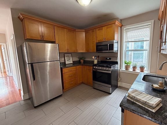 3-bedroom apartment in East Boston 4