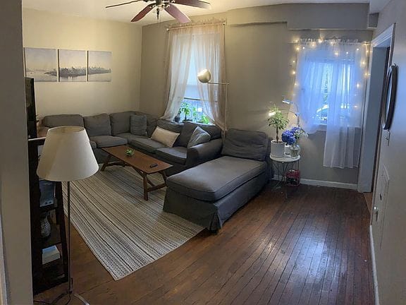 4-bedroom apartment in Southwest Waterfront 8