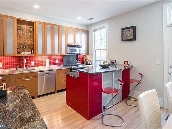 4-bedroom apartment in Georgetown 4