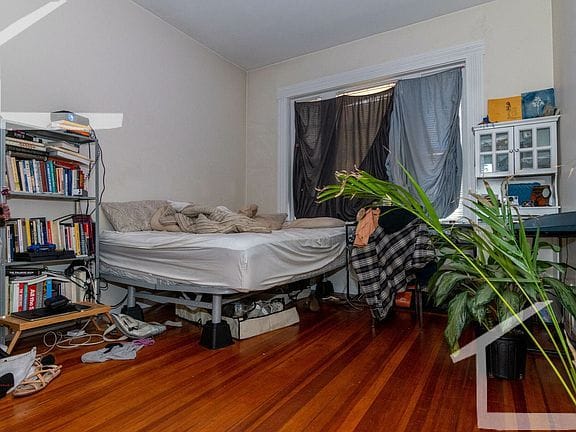 3-bedroom apartment in Brighton 3