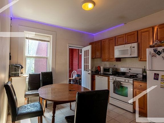 3-bedroom apartment in Brighton 5