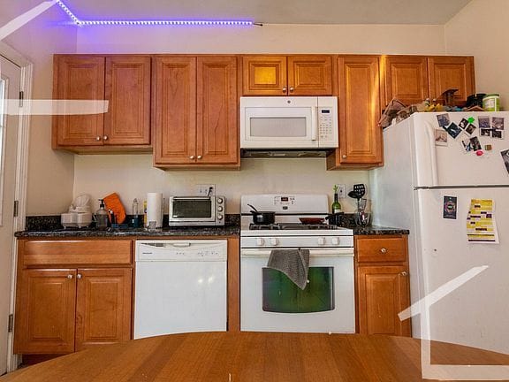 3-bedroom apartment in Brighton 6