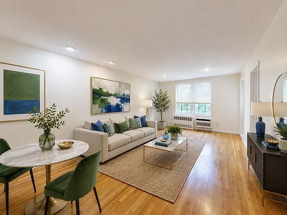 2-bedroom apartment in Bellerose 2